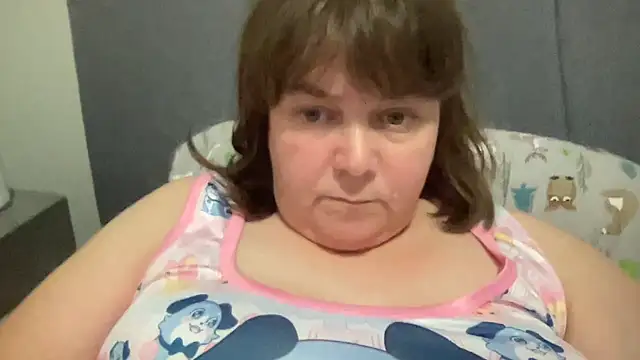 Snapshot of ParisNova chatting on 11.23.25 ParisNova online show from 11.23.25