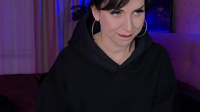 Snapshot of lily_conor chatting on 11.10.25 lily conor online show from 11.10.25