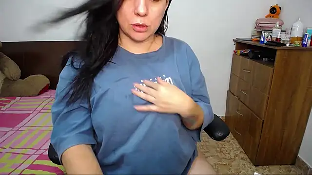 Snapshot of alexa_milsf chatting on 11.28.25 alexa milsf online show from 11.28.25