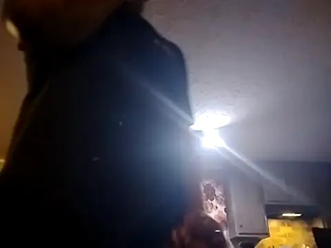 Snapshot of Makeyoucumallover chatting on 11.24.25 Makeyoucumallover online show from 11.24.25