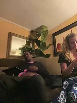 Snapshot of Makeyoucumallover chatting on 03.19.26 Makeyoucumallover online show from 03.19.26