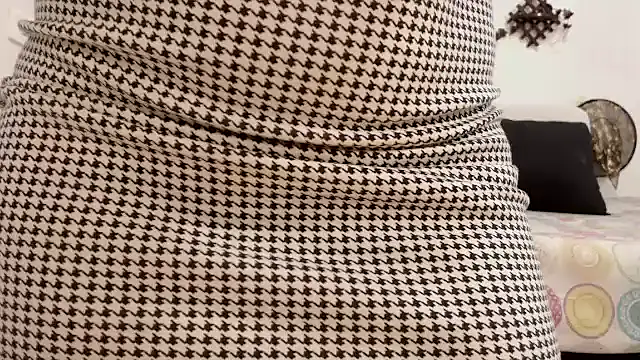 Estefani 32 online show from 12.20.25