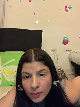 Estefani 32 online show from 04.27.26