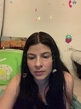 Estefani 32 online show from 04.29.26