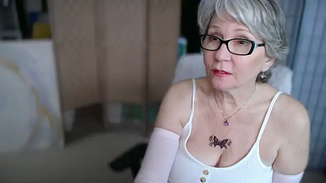 Snapshot of petradaniels chatting on 03.06.26 petradaniels online show from 03.06.26