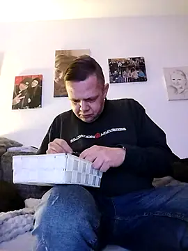 Snapshot of bigdicksperm83 chatting on 02.20.26 bigdicksperm83 online show from 02.20.26