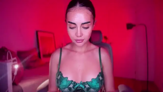 Snapshot of Lil_Gabby chatting on 11.19.25 Lil Gabby online show from 11.19.25