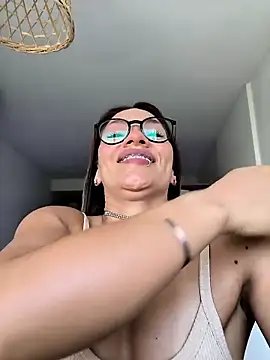 Snapshot of SamyJones9 chatting on 02.08.26 SamyJones9 online show from 02.08.26