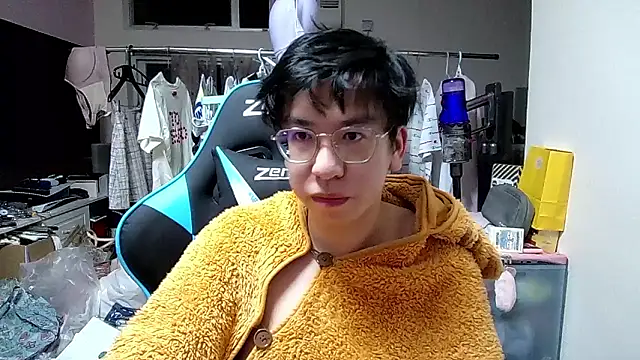 Snapshot of charlie_xdd chatting on 01.12.26 charlie xdd online show from 01.12.26