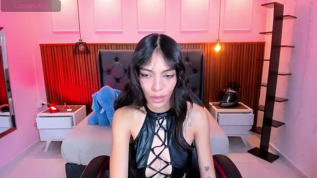 Snapshot of AMELIELEONE chatting on 09.16.25 AMELIELEONE online show from 09.16.25