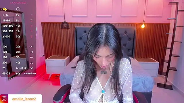 AMELIELEONE online show from 10.07.25