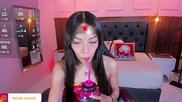 Snapshot of AMELIELEONE chatting on 11.28.25 AMELIELEONE online show from 11.28.25