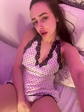 Lisaaan online show from 10.04.25