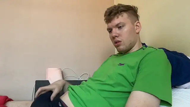 Snapshot of sexybooii6968 chatting on 09.17.25 sexybooii6968 online show from 09.17.25