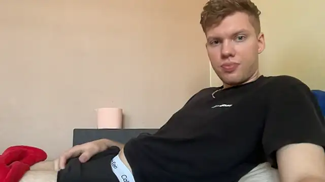 Snapshot of sexybooii6968 chatting on 09.23.25 sexybooii6968 online show from 09.23.25