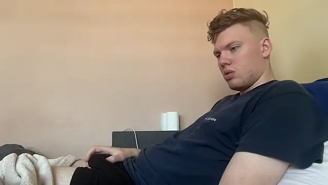 Snapshot of sexybooii6968 chatting on 10.08.25 sexybooii6968 online show from 10.08.25