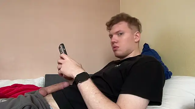 Snapshot of sexybooii6968 chatting on 10.15.25 sexybooii6968 online show from 10.15.25