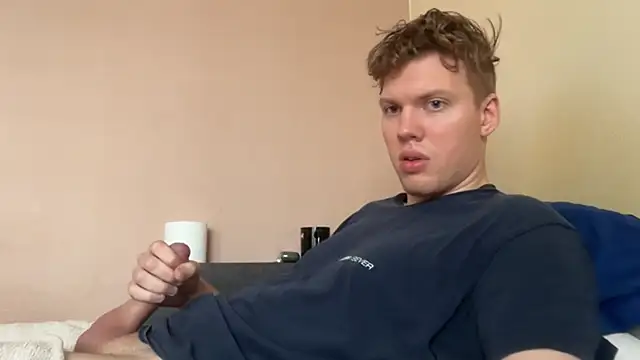 Snapshot of sexybooii6968 chatting on 11.10.25 sexybooii6968 online show from 11.10.25