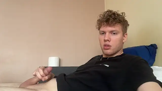 Snapshot of sexybooii6968 chatting on 11.18.25 sexybooii6968 online show from 11.18.25