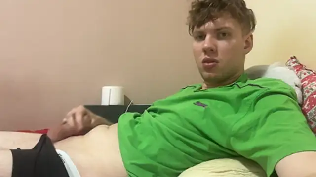 Snapshot of sexybooii6968 chatting on 12.03.25 sexybooii6968 online show from 12.03.25