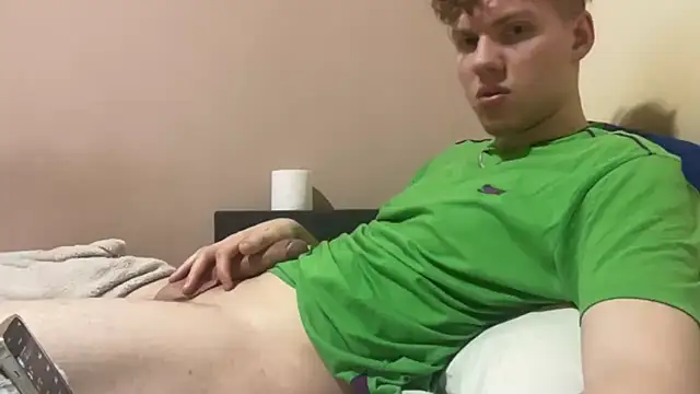 Snapshot of sexybooii6968 chatting on 12.04.25 sexybooii6968 online show from 12.04.25