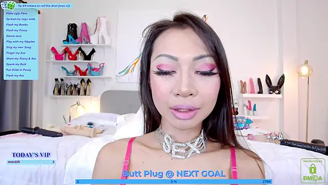 Snapshot of Cindybkk chatting on 10.18.25 Cindybkk online show from 10.18.25