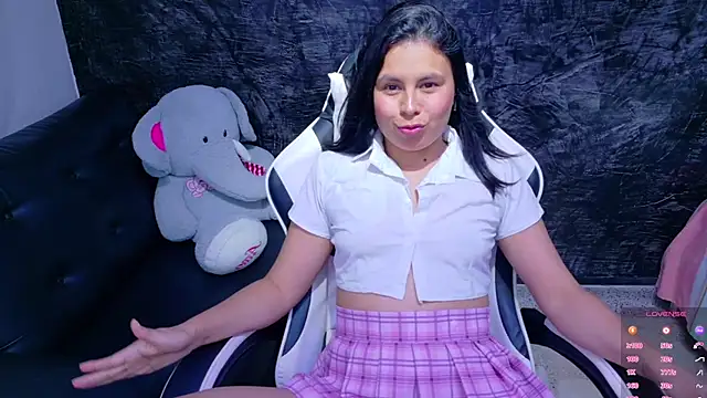 olivia love  online show from 05.06.26