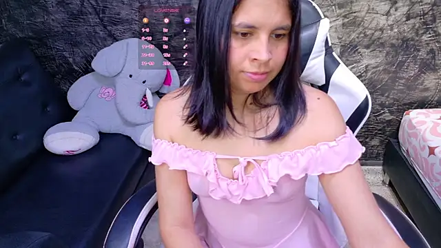 olivia love  online show from 05.10.26