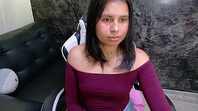 olivia love  online show from 06.25.26