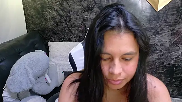 olivia love  online show from 07.02.26