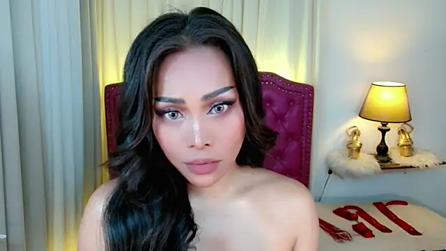 Snapshot of DreamLADYBOY chatting on 05.21.26 DreamLADYBOY online show from 05.21.26