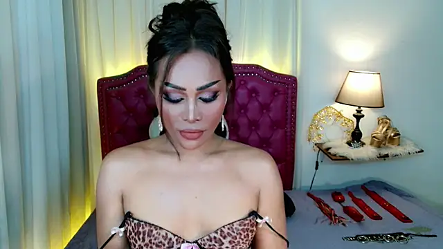 Snapshot of DreamLADYBOY chatting on 06.05.26 DreamLADYBOY online show from 06.05.26