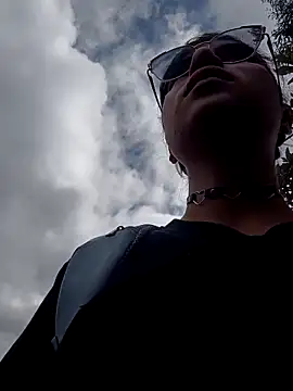 Simone Miller online show from 02.17.25