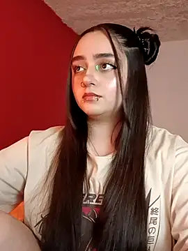 Snapshot of IvonneT chatting on 11.02.25 IvonneT online show from 11.02.25