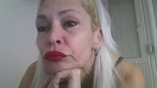 Snapshot of EvaaMina chatting on 01.01.25 EvaaMina online show from 01.01.25