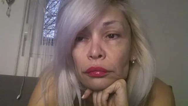 Snapshot of EvaaMina chatting on 12.14.25 EvaaMina online show from 12.14.25