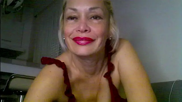 Snapshot of EvaaMina chatting on 06.18.26 EvaaMina online show from 06.18.26