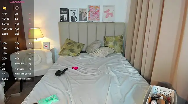 Snapshot of webcumgodess chatting on 02.21.25 webcumgodess online show from 02.21.25