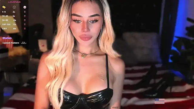 Snapshot of webcumgodess chatting on 10.13.25 webcumgodess online show from 10.13.25