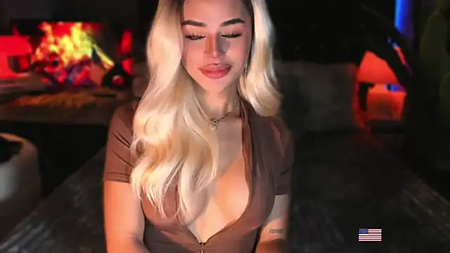 Snapshot of webcumgodess chatting on 10.19.25 webcumgodess online show from 10.19.25