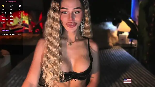 Snapshot of webcumgodess chatting on 11.15.25 webcumgodess online show from 11.15.25