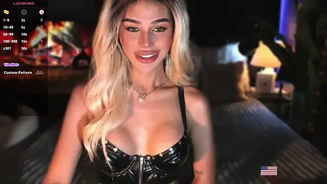 Snapshot of webcumgodess chatting on 11.16.25 webcumgodess online show from 11.16.25