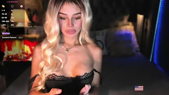 Snapshot of webcumgodess chatting on 11.22.25 webcumgodess online show from 11.22.25