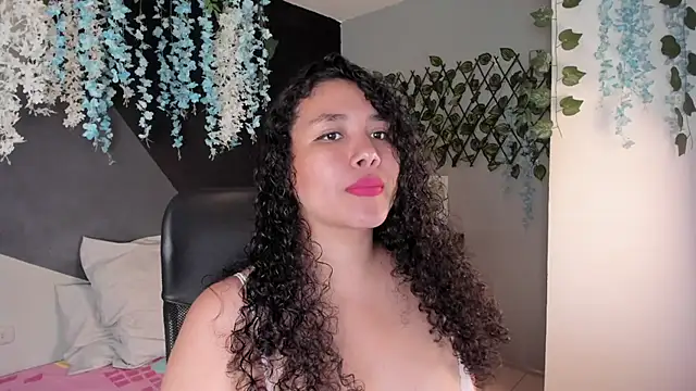 Snapshot of alixon_fiore5 chatting on 02.28.26 alixon fiore5 online show from 02.28.26