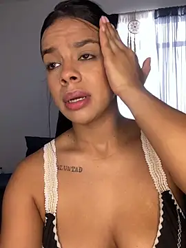 trianawhite online show from 10.04.25