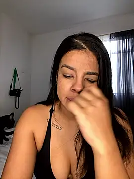 trianawhite online show from 01.17.26