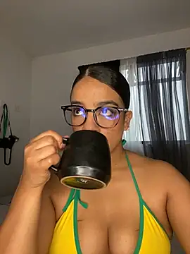 trianawhite online show from 03.27.26