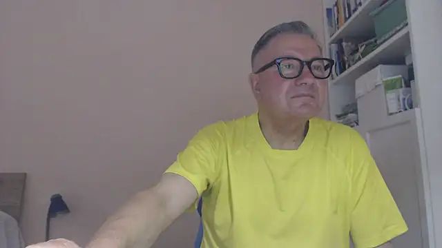 Snapshot of YOU6me chatting on 07.16.26 YOU6me online show from 07.16.26