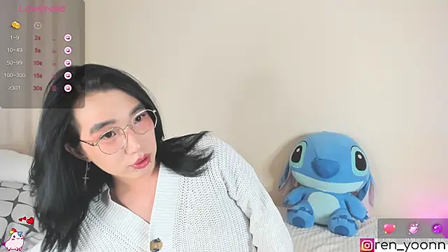 Snapshot of Ren_yoon chatting on 09.24.25 Ren yoon online show from 09.24.25