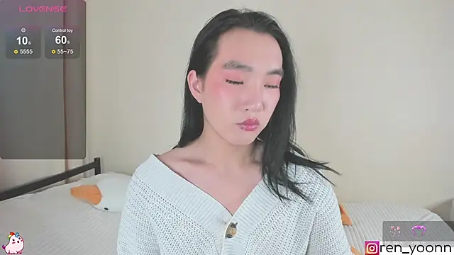 Snapshot of Ren_yoon chatting on 11.16.25 Ren yoon online show from 11.16.25